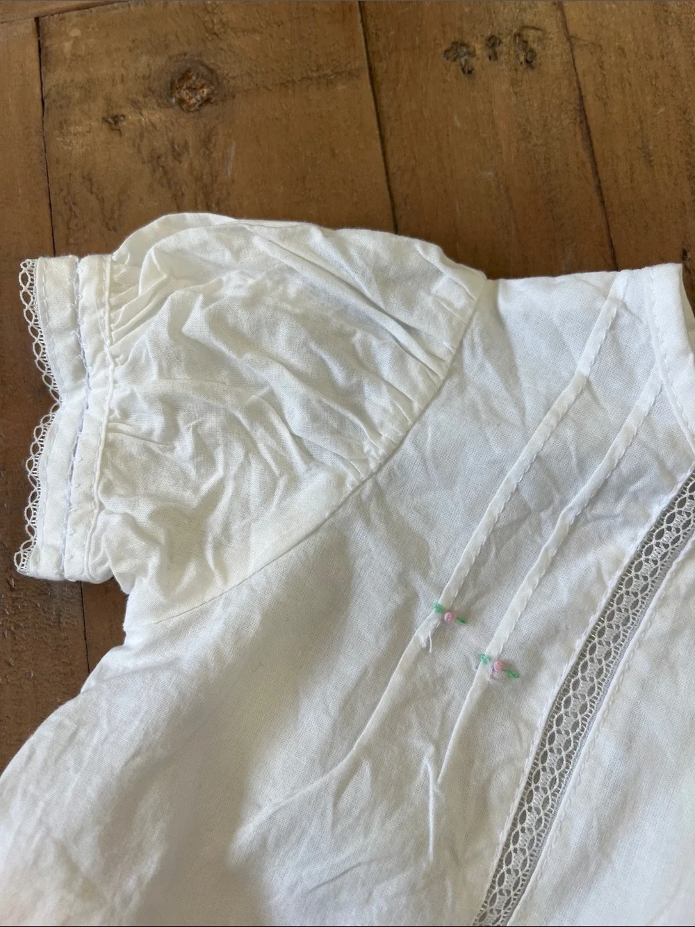 Remember Nguyen off white hand embroidered rosette short sleeve dress 9 months - Picture 3 of 5
